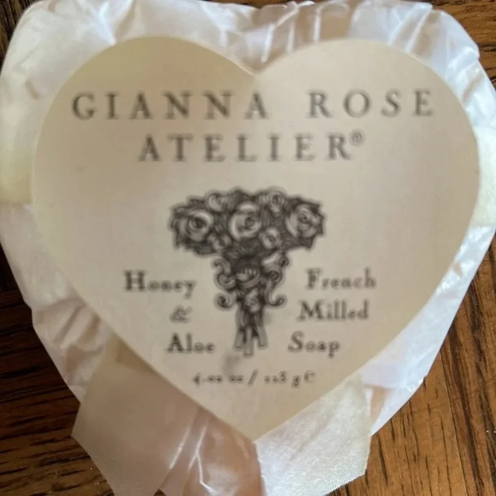 NIB Heart Shape Soap Honey & Aloe